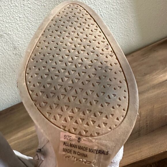 Qupid Light Grey Ankle Booties Size 6 - Picture 8 of 11